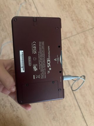 Nintendo DSi XL Roja