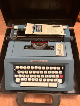 Máquina de escribir Olivetti Studio 46