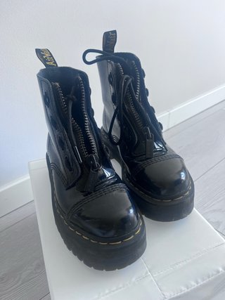 Botas Dr. Martens charol negras talla 35