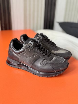 Louis Vuitton Run Away Negro Gris