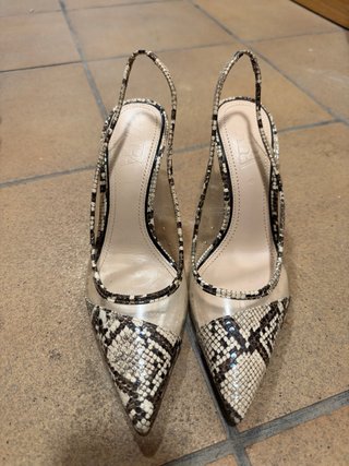 Zapatos de tacón Zara slingback estampado serpient