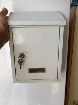 Buzon metálico blanco