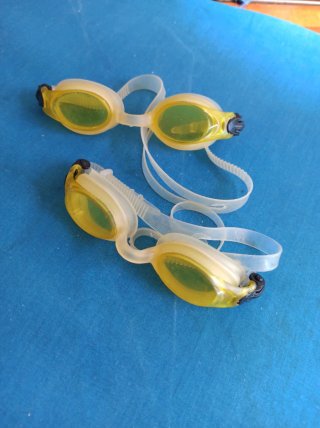 GRATIS gafas de natación para niño/a
