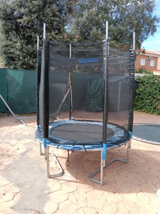 Cama elástica con red de seguridad