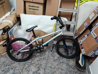 Bicicleta BMX gris