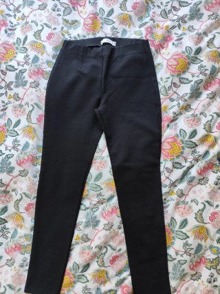 Pantalón pitillo negro Mango Talla S
