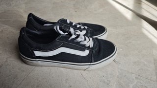 Zapatillas Vans Negras y Blancas