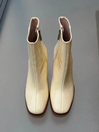 Botines tacón beige elegantes