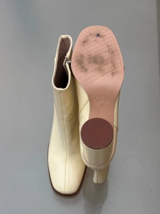 Botines tacón beige elegantes