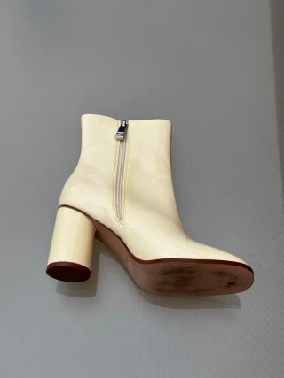 Botines tacón beige elegantes