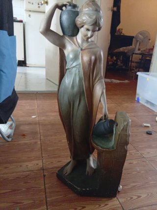 Figura Antigua Decorativa
