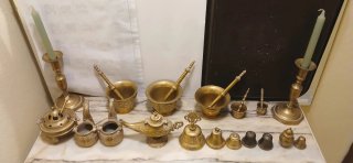 Colección de 18 piezas de latón y bronce