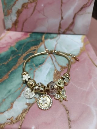 Pulsera Charms de Acero Dorada
