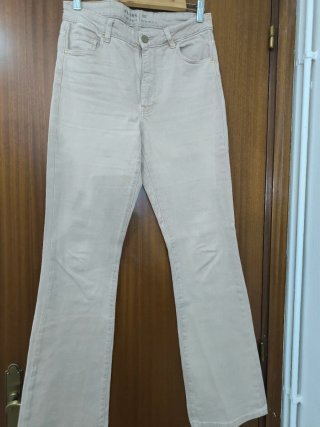 Pantalón Flare Beige Talla 40
