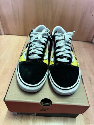 Vans Old Skool Llamas Negras y Amarillas