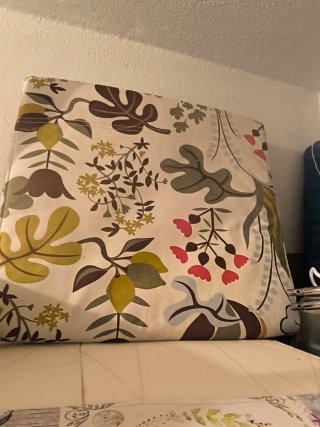 Puff Poäng IKEA con cojín estampado