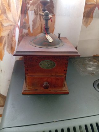 Molinillo de café antiguo