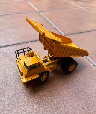 JOAL 223 Camión Dumper Caterpillar CAT 773B 1980s