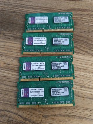 4x Kingston DDR3 2GB RAM KVR1066D3S8S7/2G