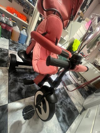 Triciclo de paseo Kinderkraft