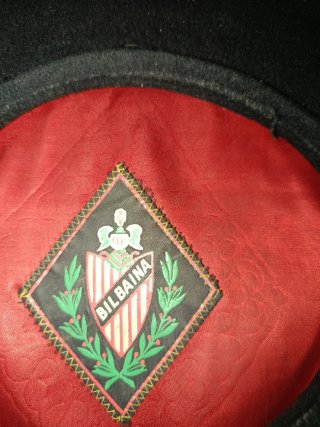 Gorra Bilbaina Negra y Roja