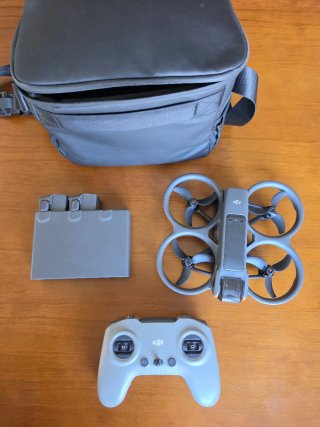 DJI Avata 2 + mando FPV 3 + 2 Baterías y cargador
