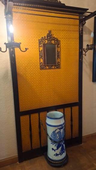 Mueble recibidor perchero antiguo
