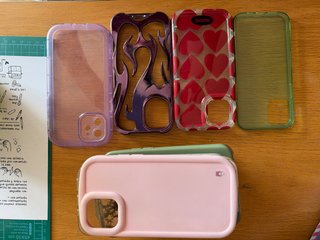 Cargador y Pack 9 Fundas iPhone 12