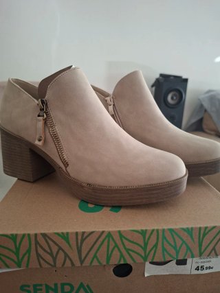 Botines de tacón. Nuevo