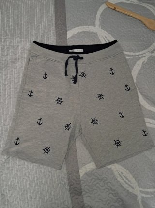 Pantalón corto Zara estampado anclas Talla L