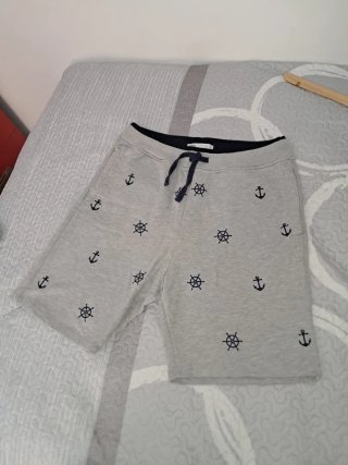 Pantalón corto Zara estampado anclas Talla L