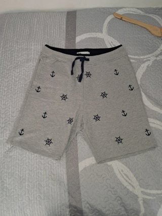 Pantalón corto Zara estampado anclas Talla L