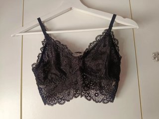 Top de encaje negro Stradivarius