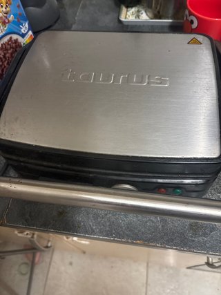 Sandwichera Taurus Doble