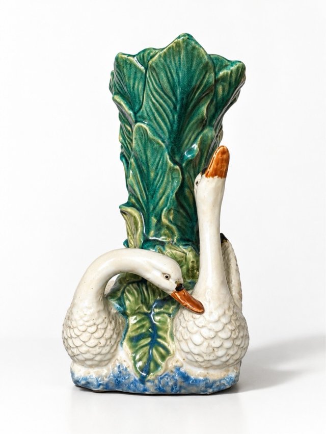 FLORERO MAYÓLICA CISNES Y HOJAS.