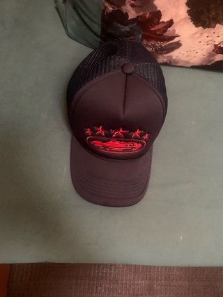 Gorra Corteiz Negra y Roja