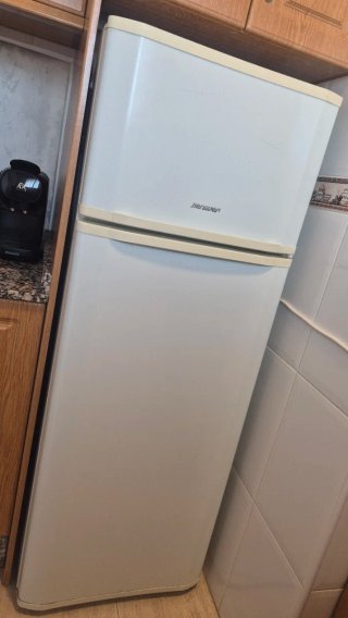 Frigorífico Benaven Blanco