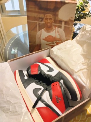 Nike Air Jordan 1 Retro High OG Black Toe
