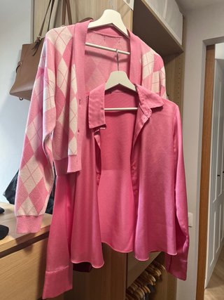 Conjunto de Camisa y Chaqueta Rosa. Solo blusa ya