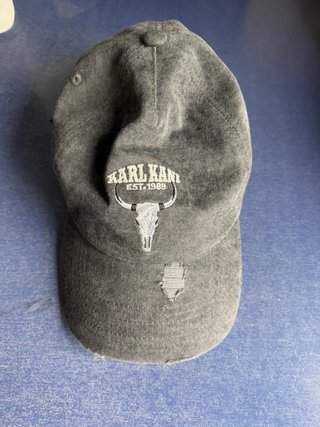 Gorra Karl Kani Gris