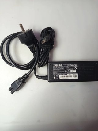 Cargador Toshiba 15V 5A 90W