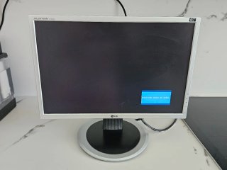 Monitor LG Flatron Plata