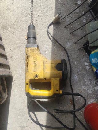 Martillo Demoledor DEWALT 5 kilos