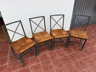 Juego de 4 sillas de forja y mimbre