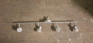 Lámpara de techo con 4 focos orientables