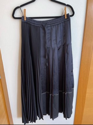 Falda plisada negra Zara