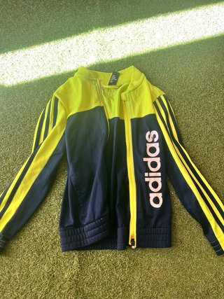 Chaqueta adidas azul y amarilla