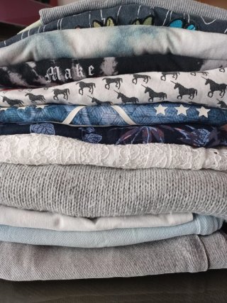 Lote de ropa variada. Varias marcas y tallas