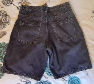 Bermuda Bershka gris
