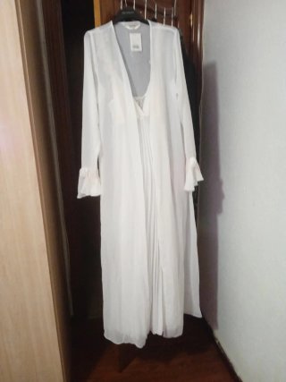 Camisón y bata blanca sin estrenar